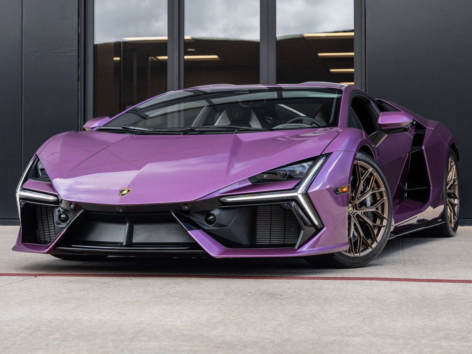 2025 Lamborghini Revuelto Base