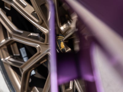 2025 Lamborghini Revuelto Base