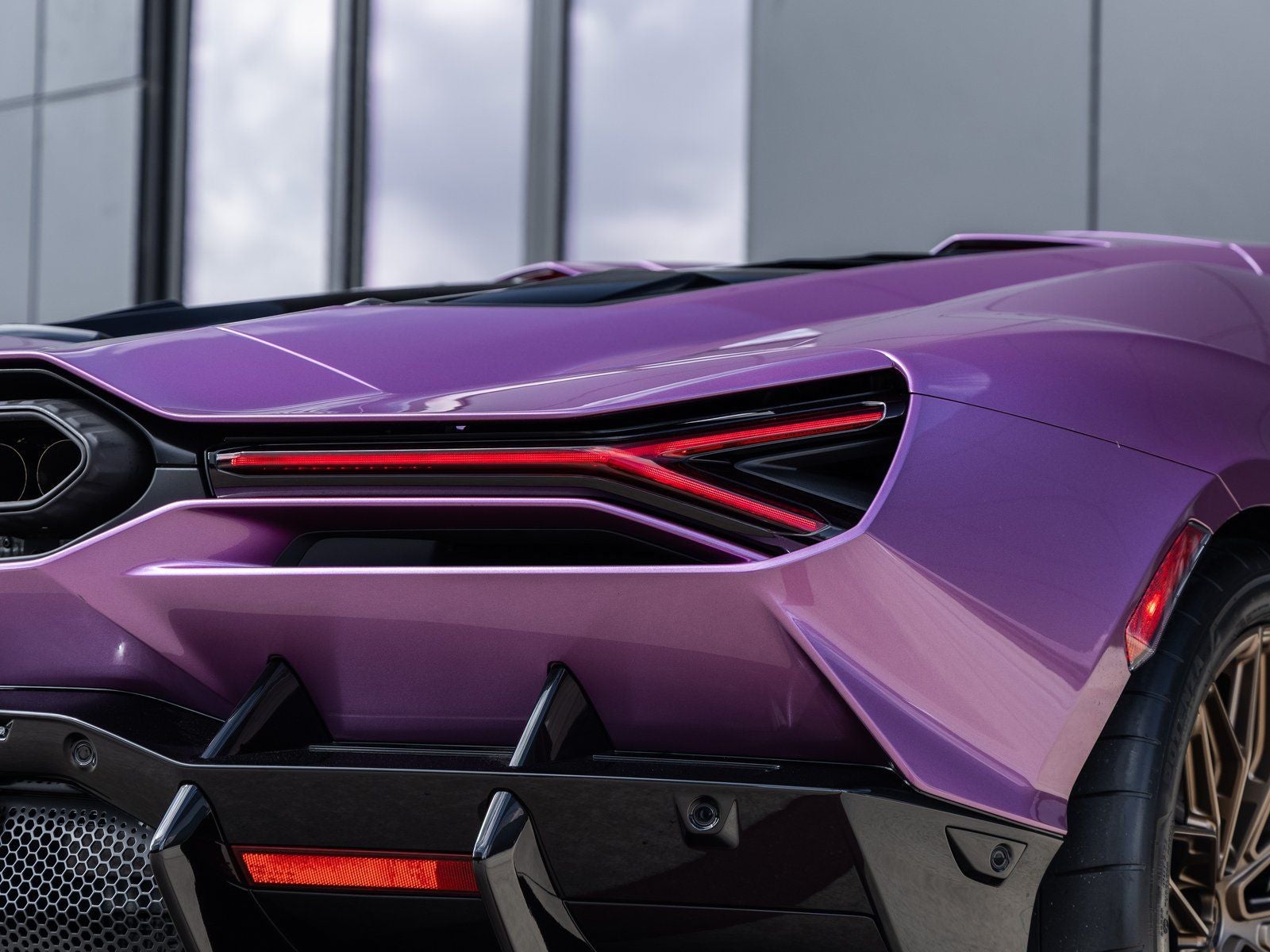 2025 Lamborghini Revuelto Base