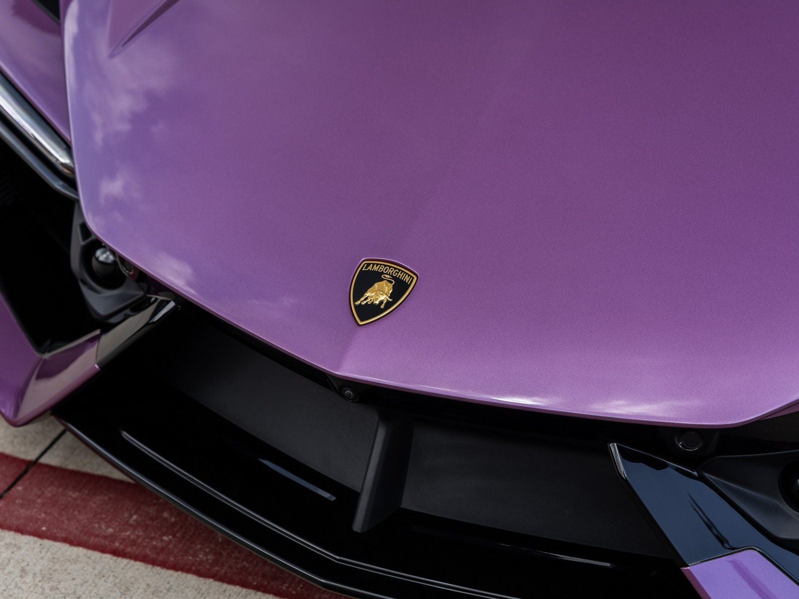 2025 Lamborghini Revuelto Base