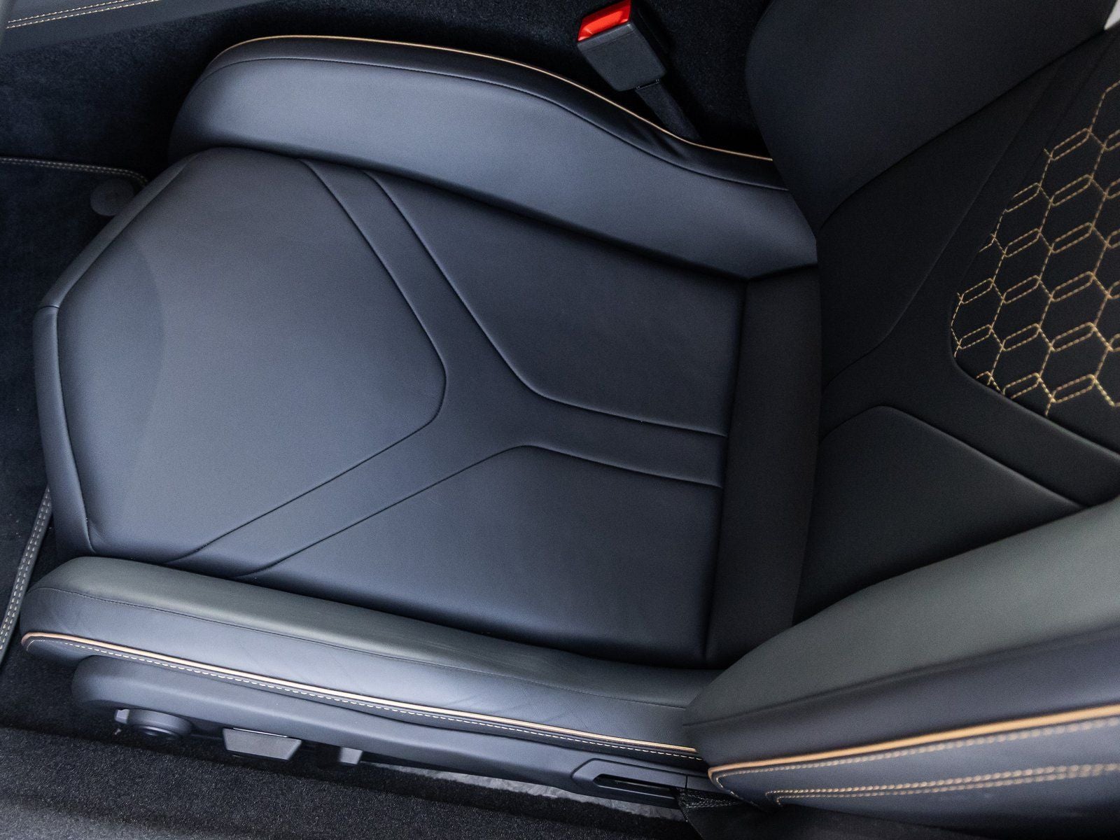 2025 Lamborghini Revuelto Base