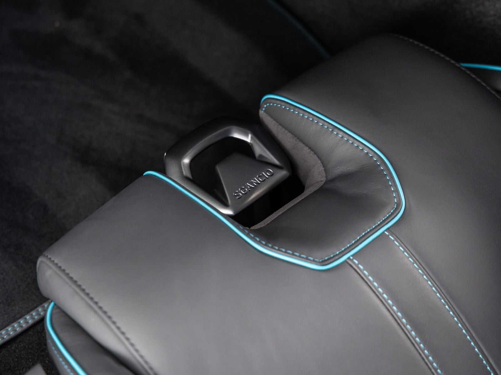 2025 Lamborghini Revuelto Base