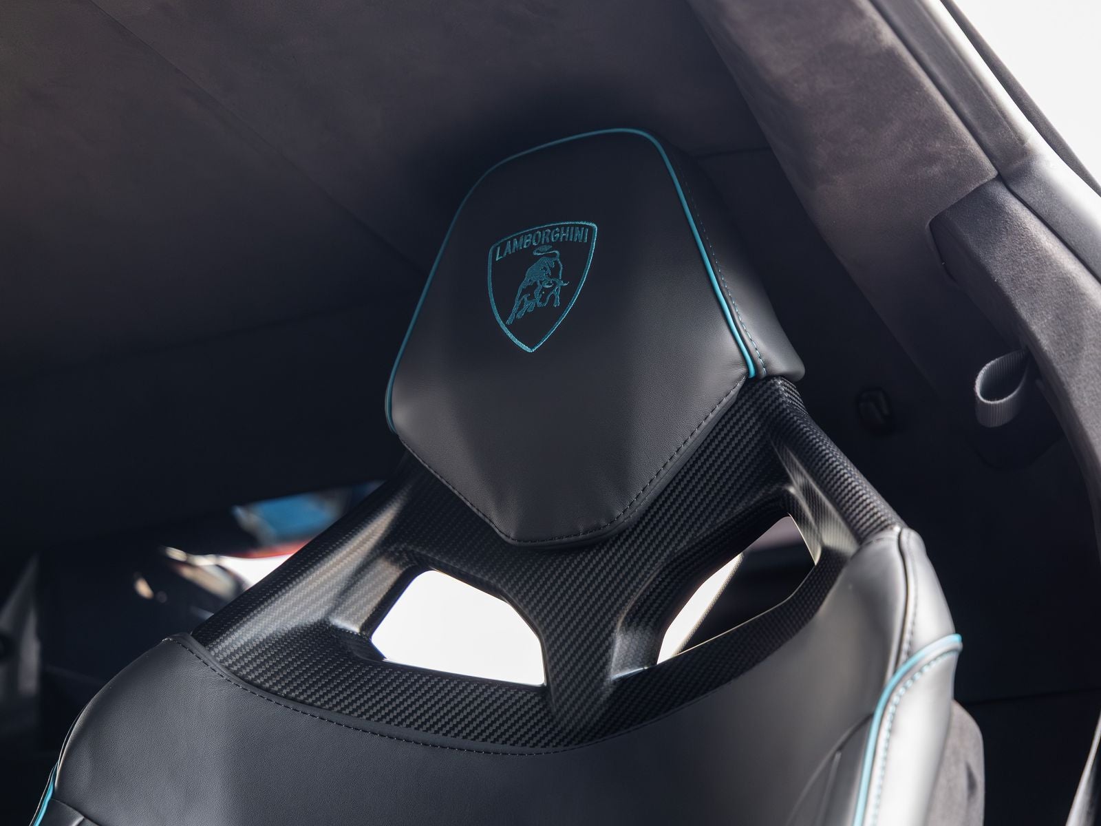 2025 Lamborghini Revuelto Base