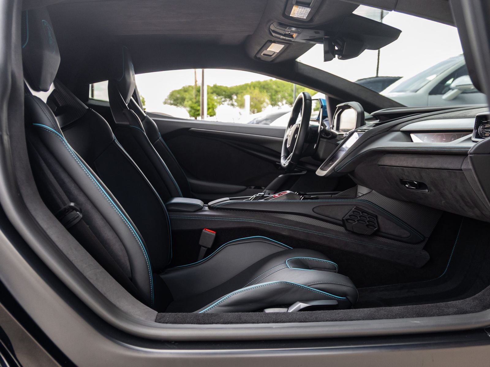 2025 Lamborghini Revuelto Base