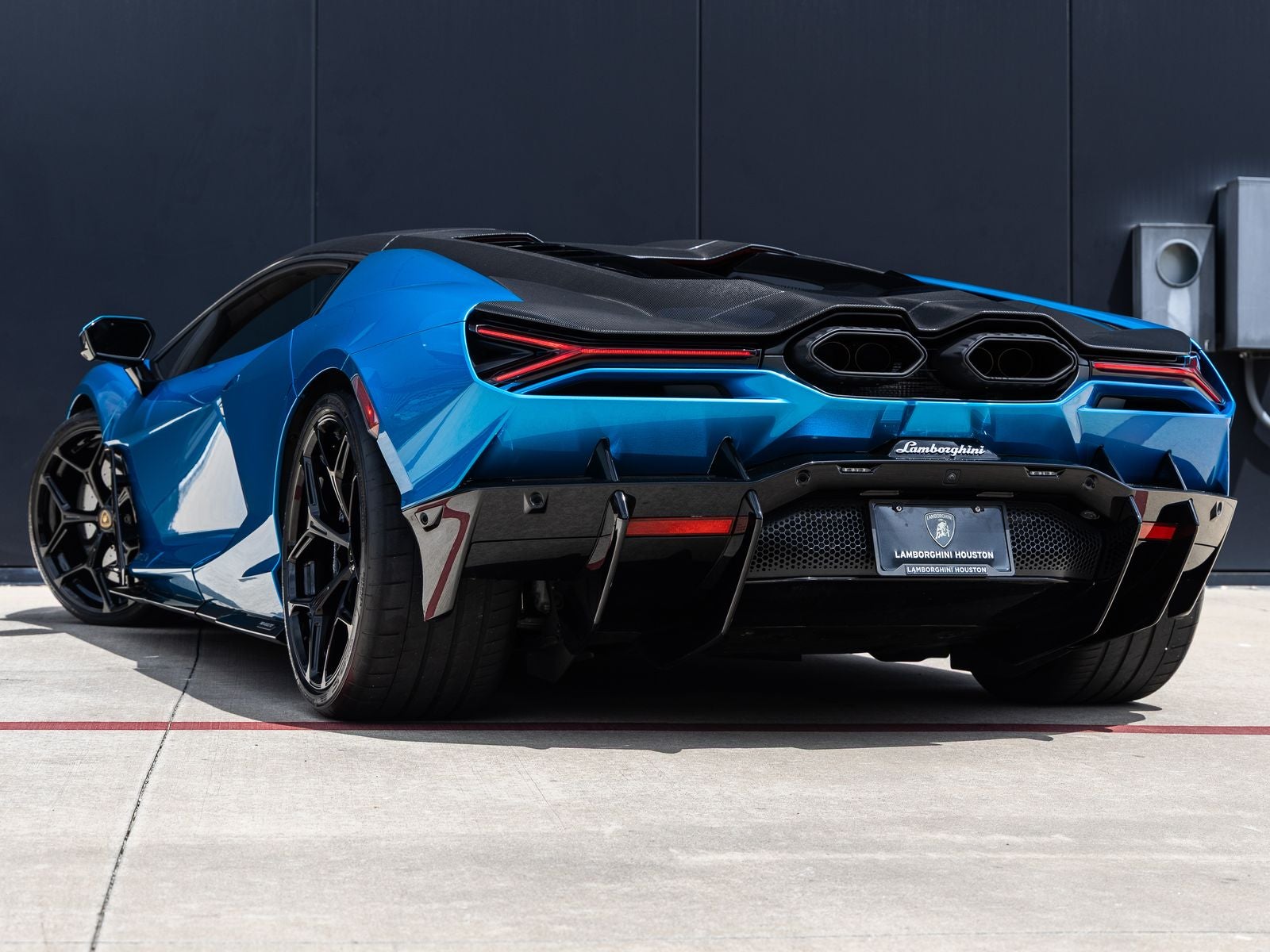 2025 Lamborghini Revuelto Base