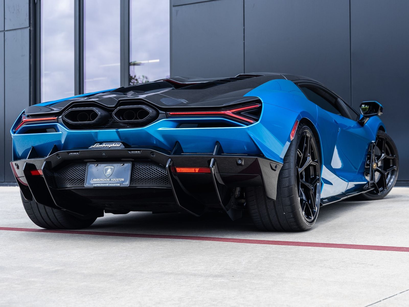 2025 Lamborghini Revuelto Base