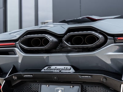 2024 Lamborghini Revuelto Base