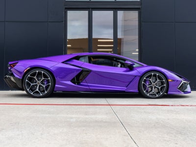 2025 Lamborghini Revuelto Base