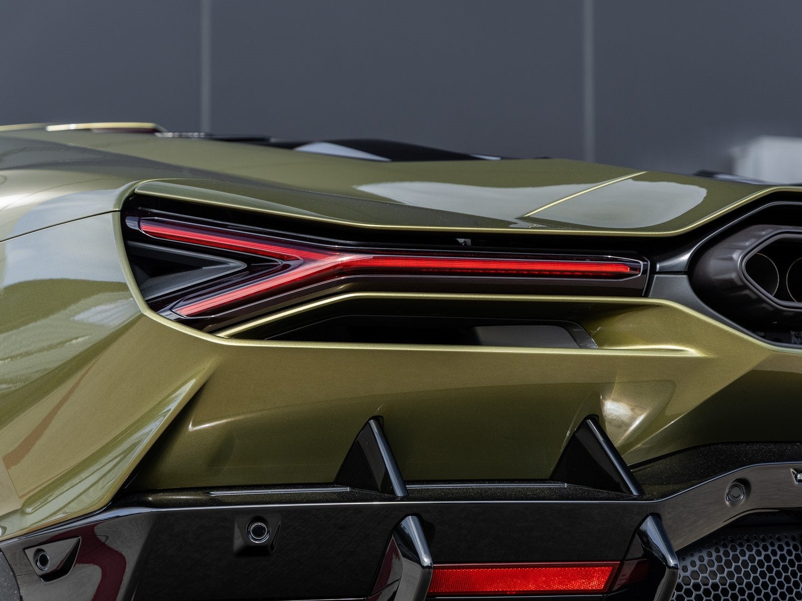 2026 Lamborghini Revuelto Base