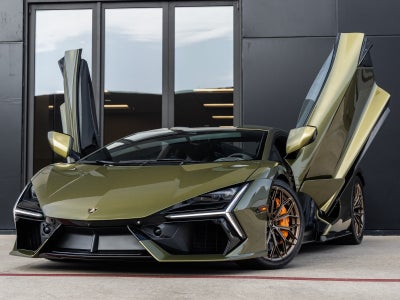 2026 Lamborghini Revuelto Base