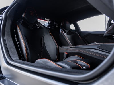 2026 Lamborghini Revuelto Base