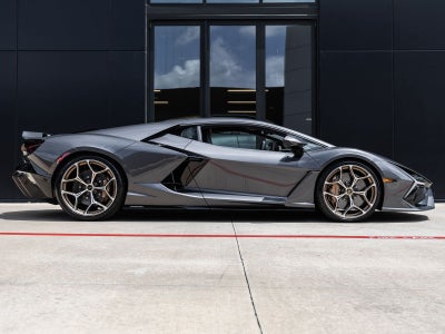 2026 Lamborghini Revuelto Base