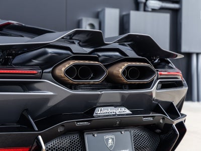 2026 Lamborghini Revuelto Base