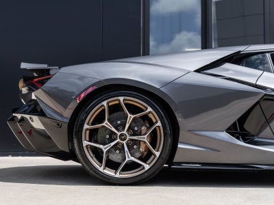 2026 Lamborghini Revuelto Base