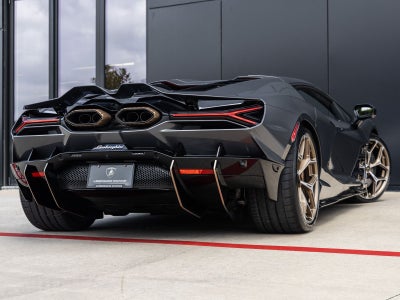 2026 Lamborghini Revuelto Base
