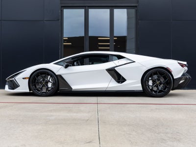 2026 Lamborghini Revuelto Base