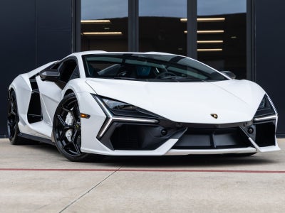 2026 Lamborghini Revuelto Base
