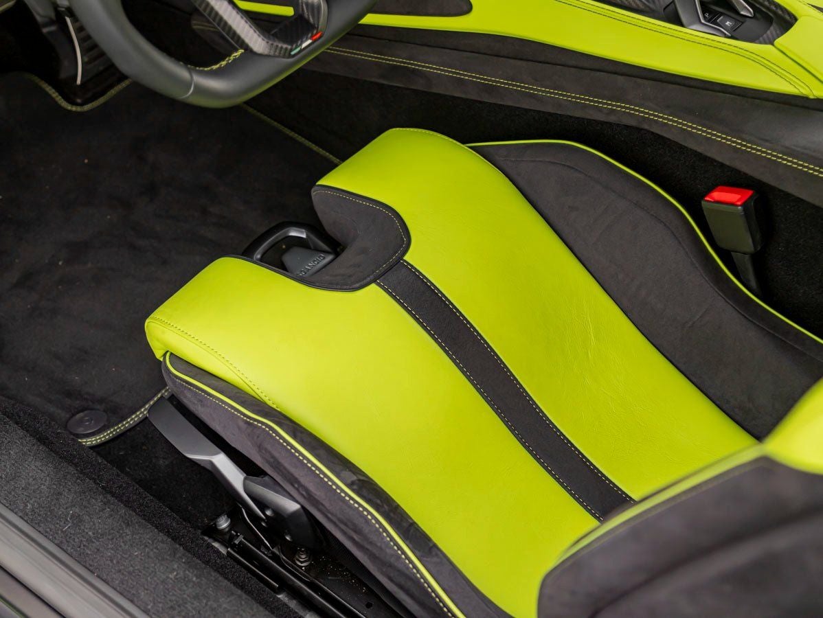 2025 Lamborghini Revuelto Base