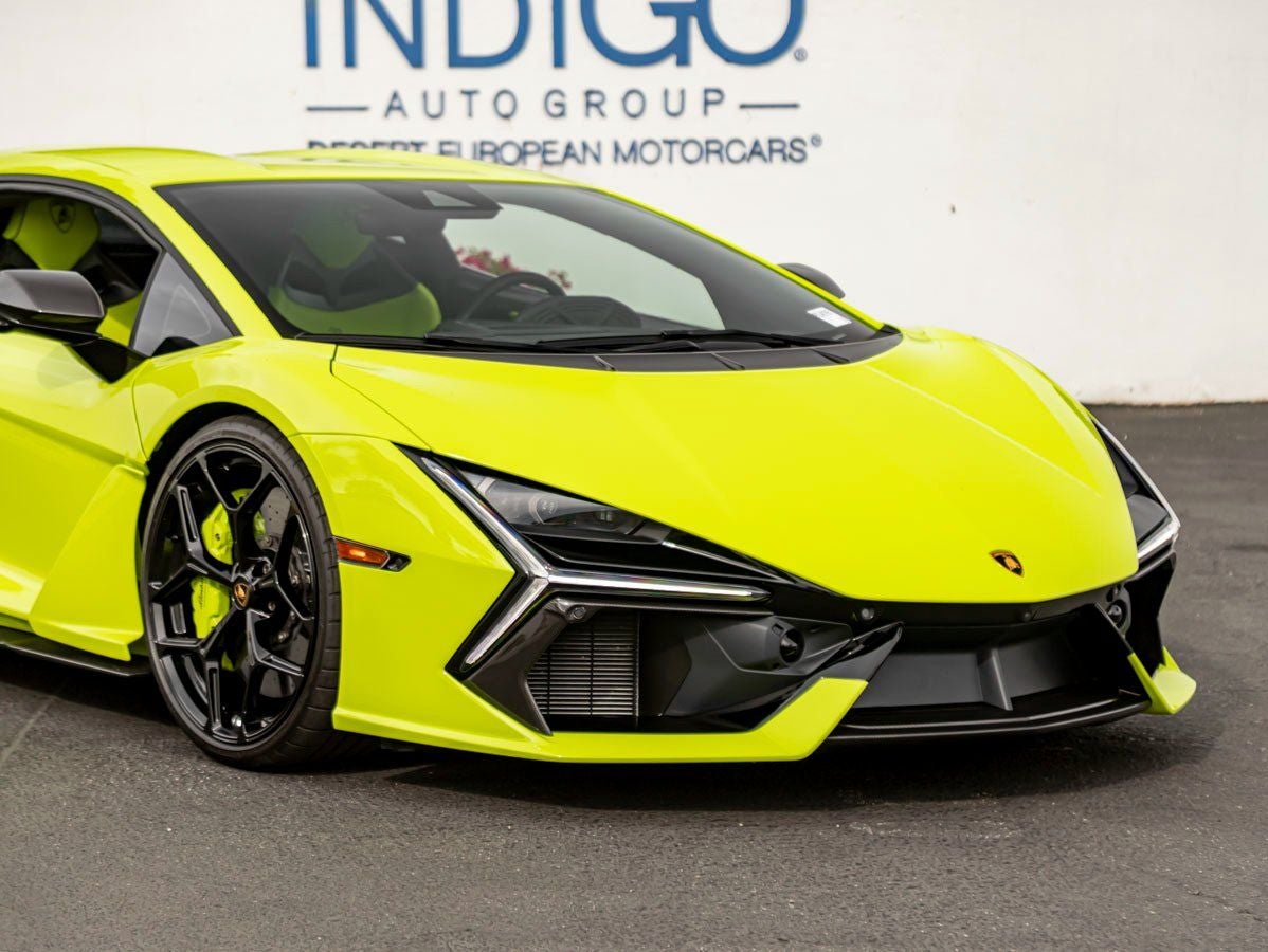 2025 Lamborghini Revuelto Base