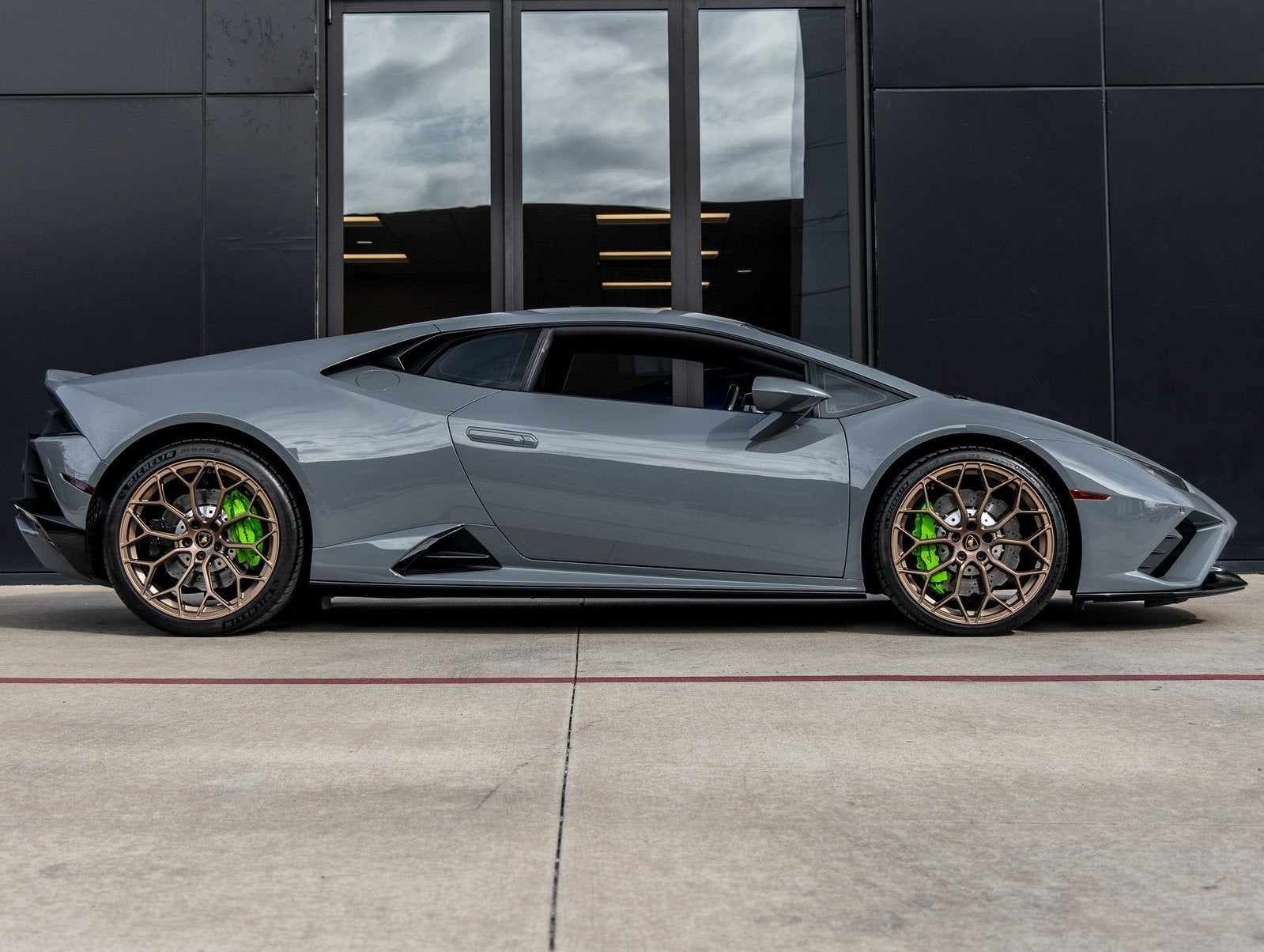 2021 Lamborghini Huracan EVO Base
