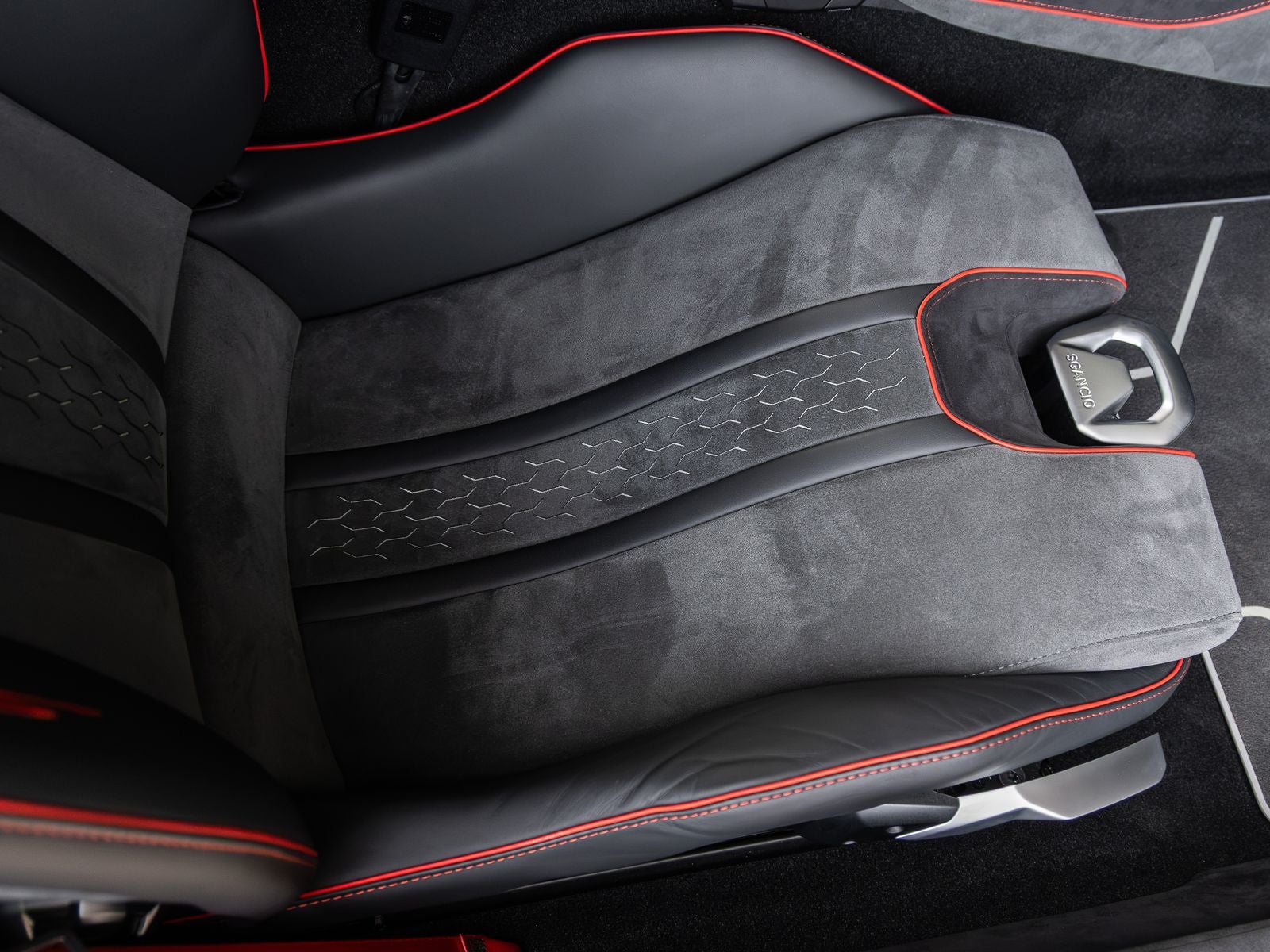 2023 Lamborghini Huracan Sterrato Base