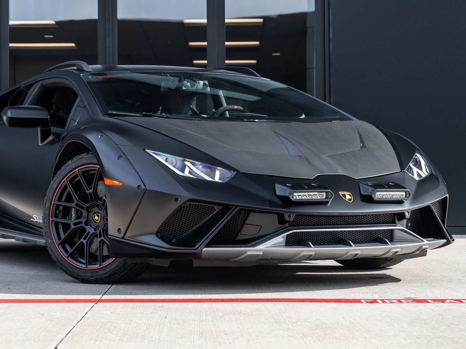 2023 Lamborghini Huracan Sterrato Base