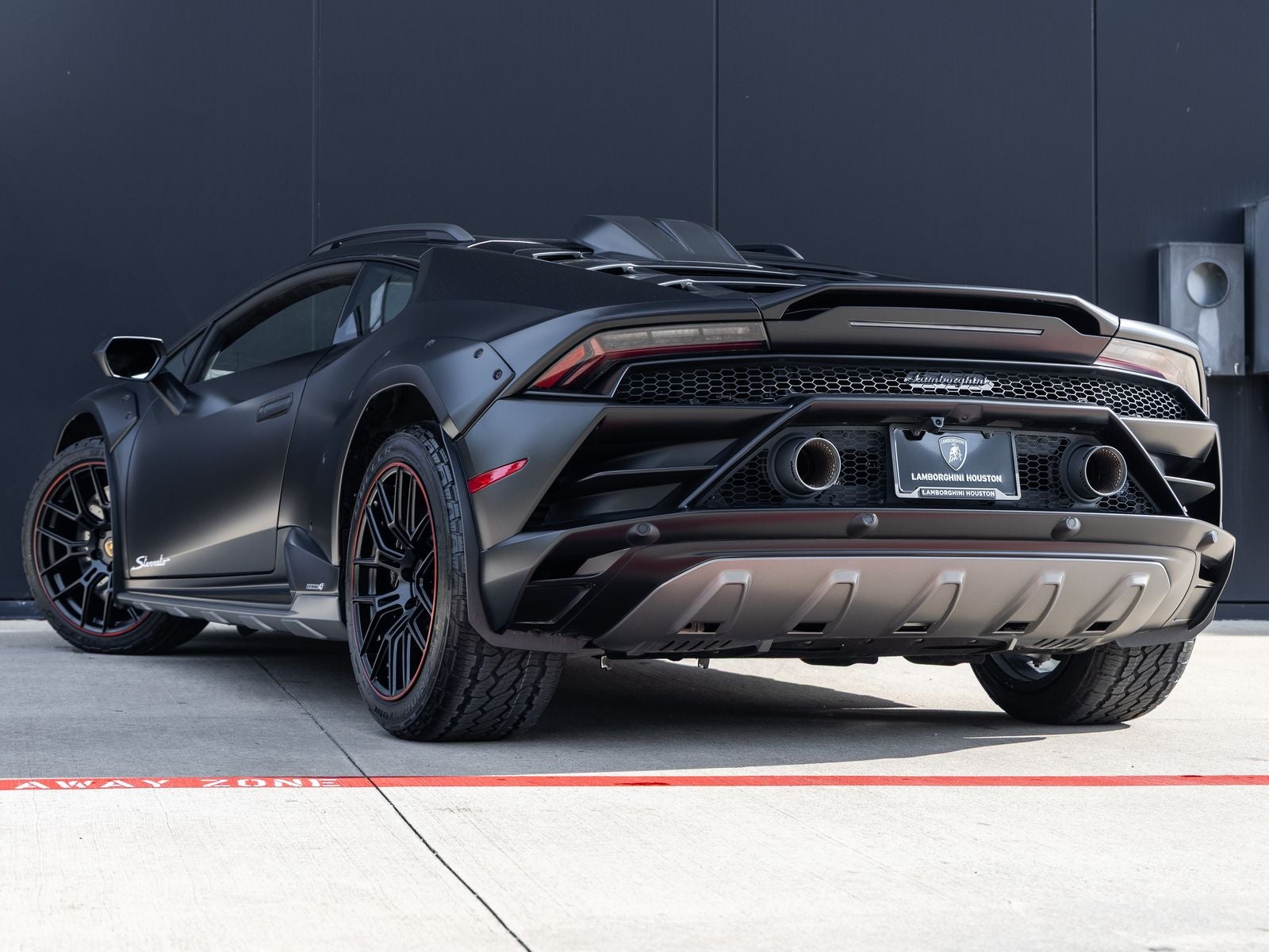 2023 Lamborghini Huracan Sterrato Base