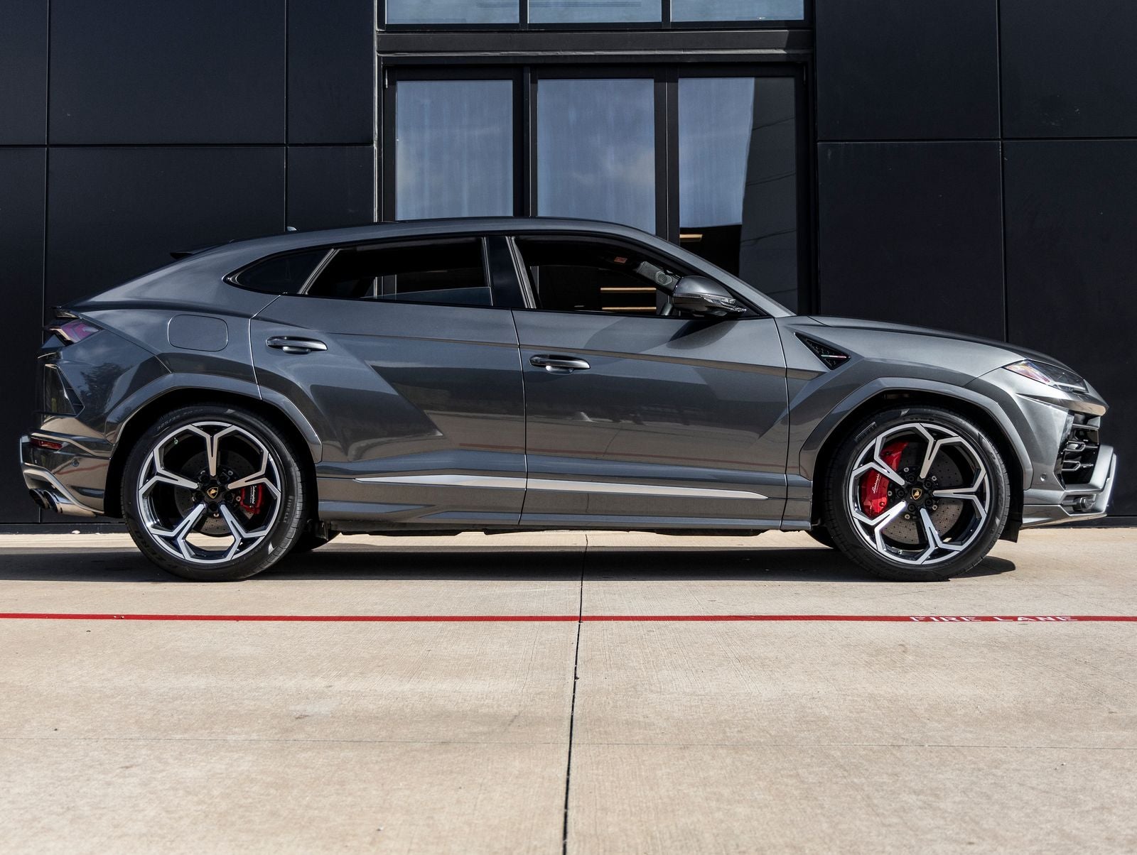 2019 Lamborghini Urus Base