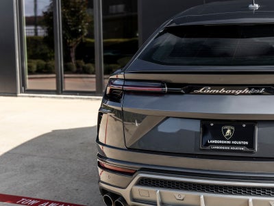 2019 Lamborghini Urus Base