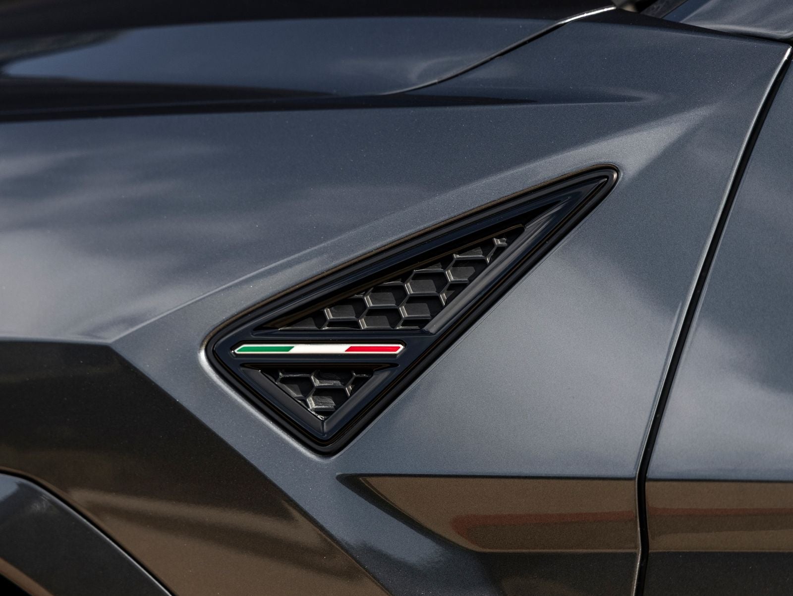 2019 Lamborghini Urus Base