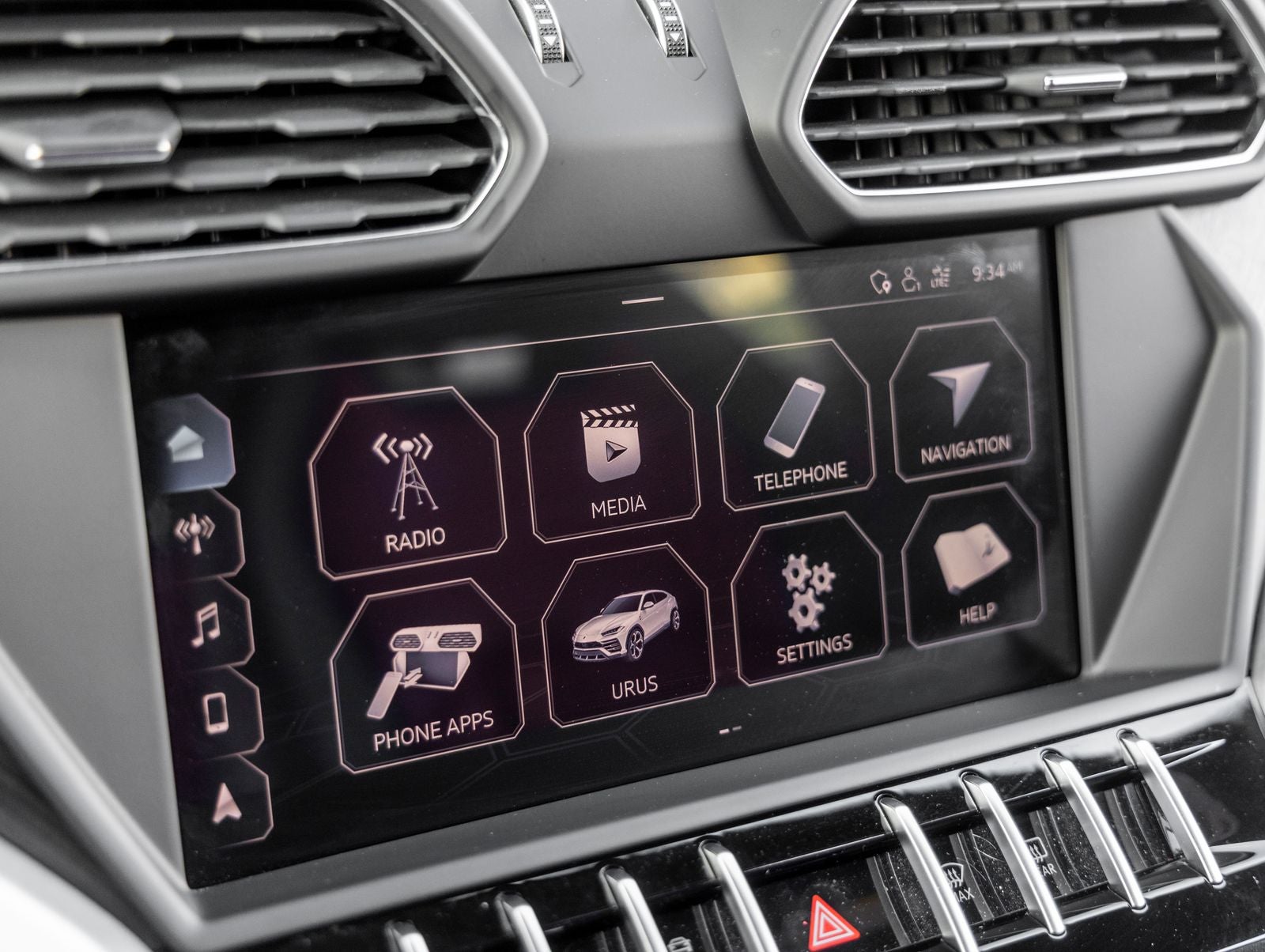 2019 Lamborghini Urus Base