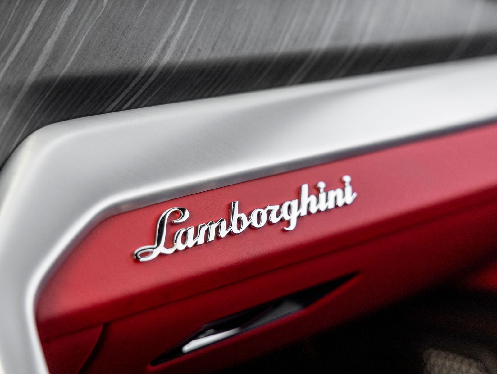 2019 Lamborghini Urus Base