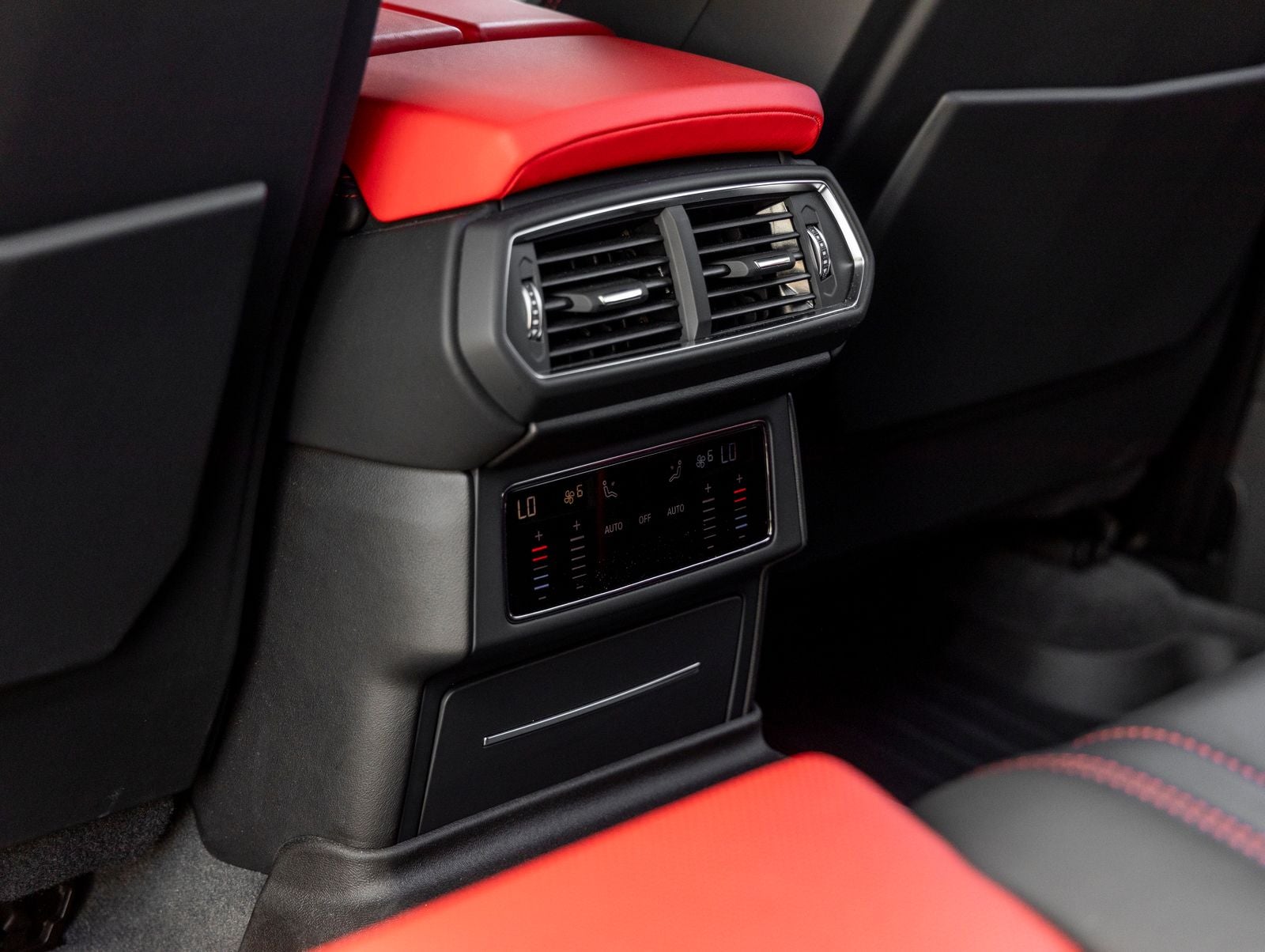 2019 Lamborghini Urus Base