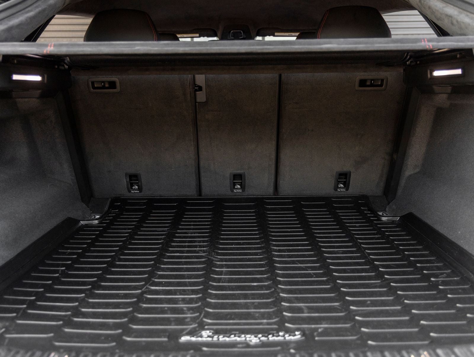 2019 Lamborghini Urus Base