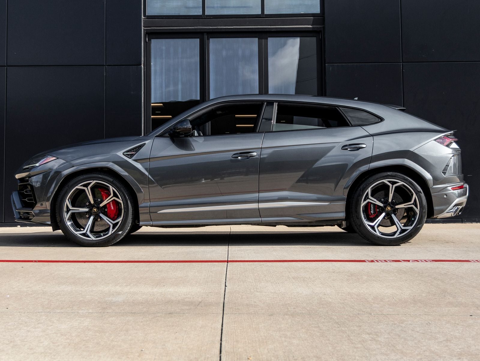 2019 Lamborghini Urus Base