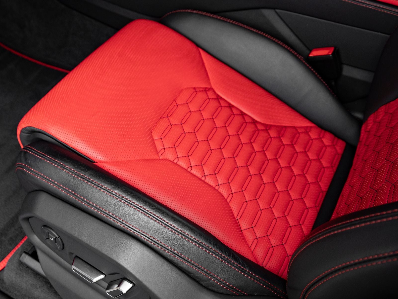 2020 Lamborghini Urus Base