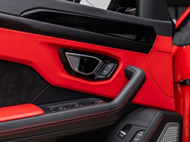 2022 Lamborghini Urus Base