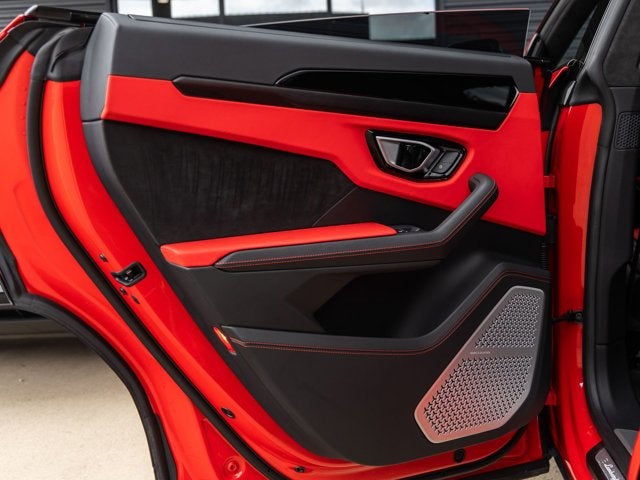 2022 Lamborghini Urus Base