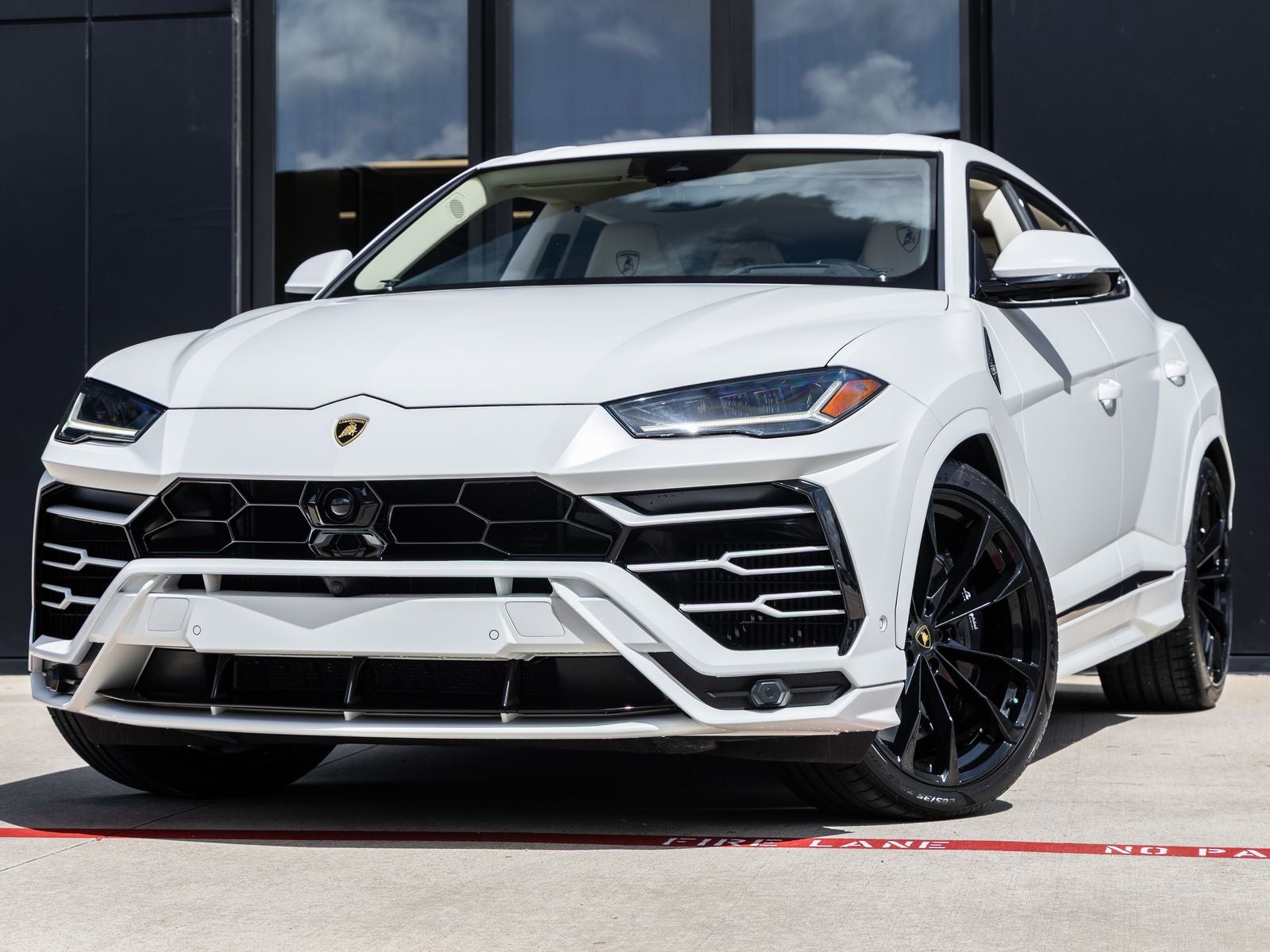 2022 Lamborghini Urus Base