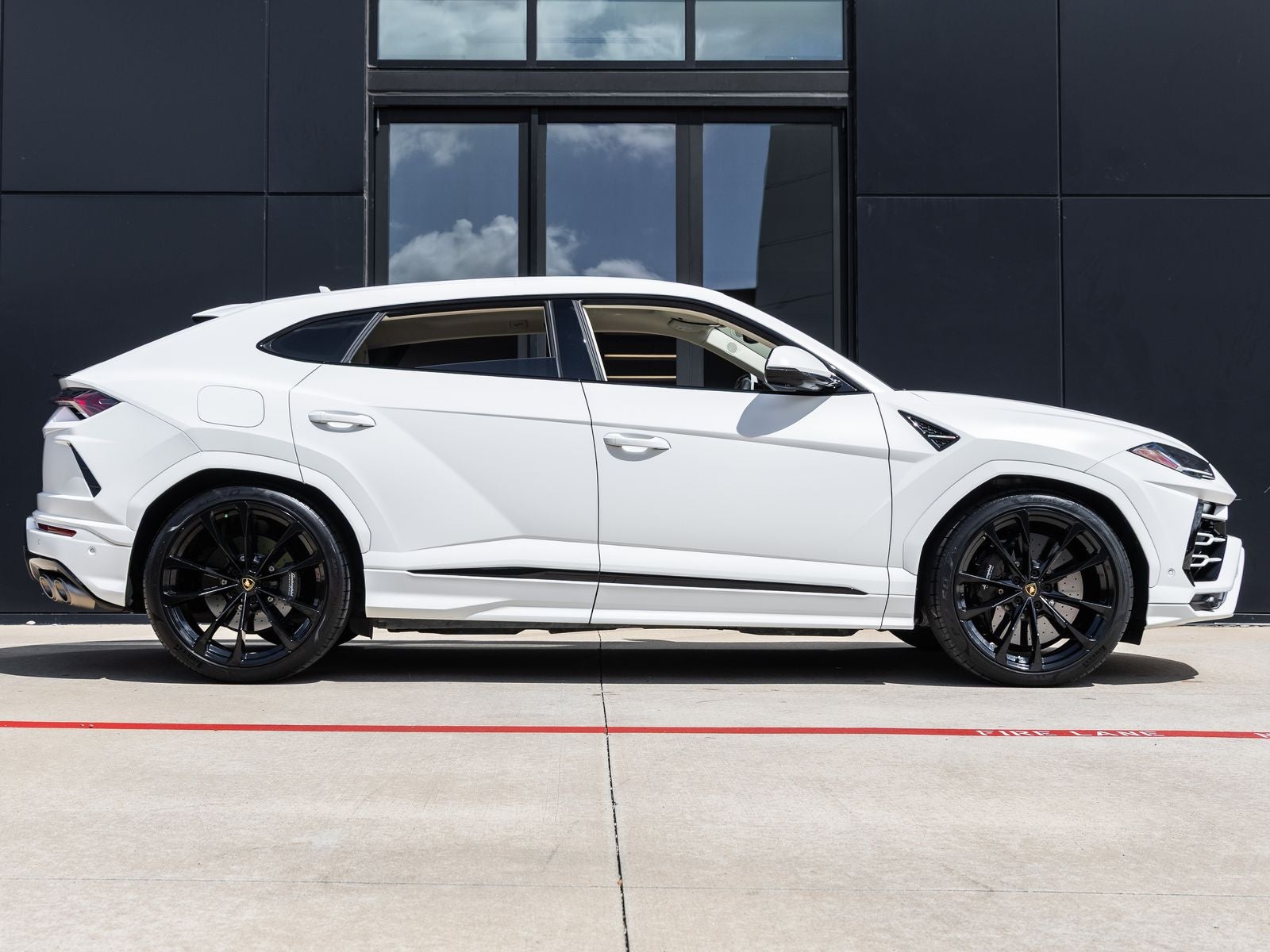 2022 Lamborghini Urus Base