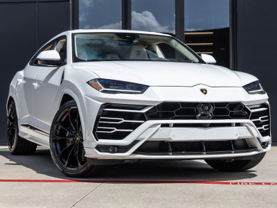 2022 Lamborghini Urus Base