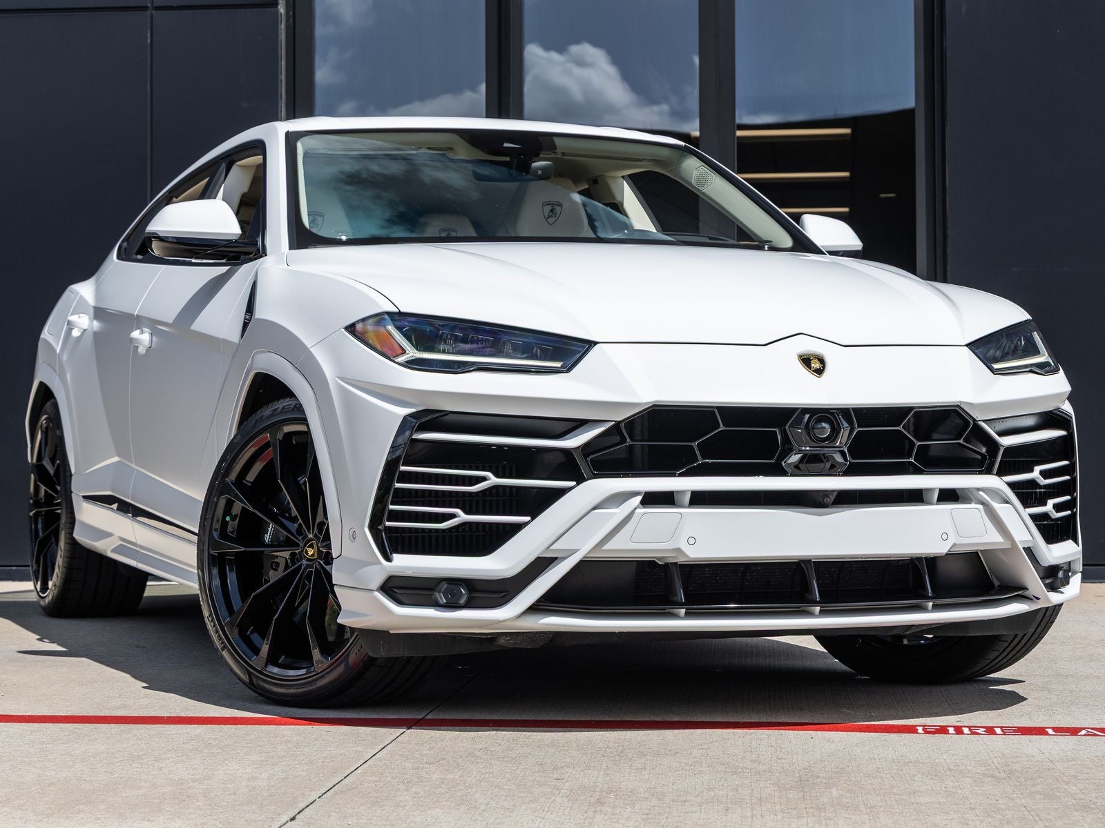 2022 Lamborghini Urus Base