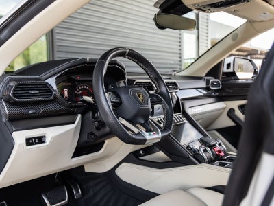 2022 Lamborghini Urus Base