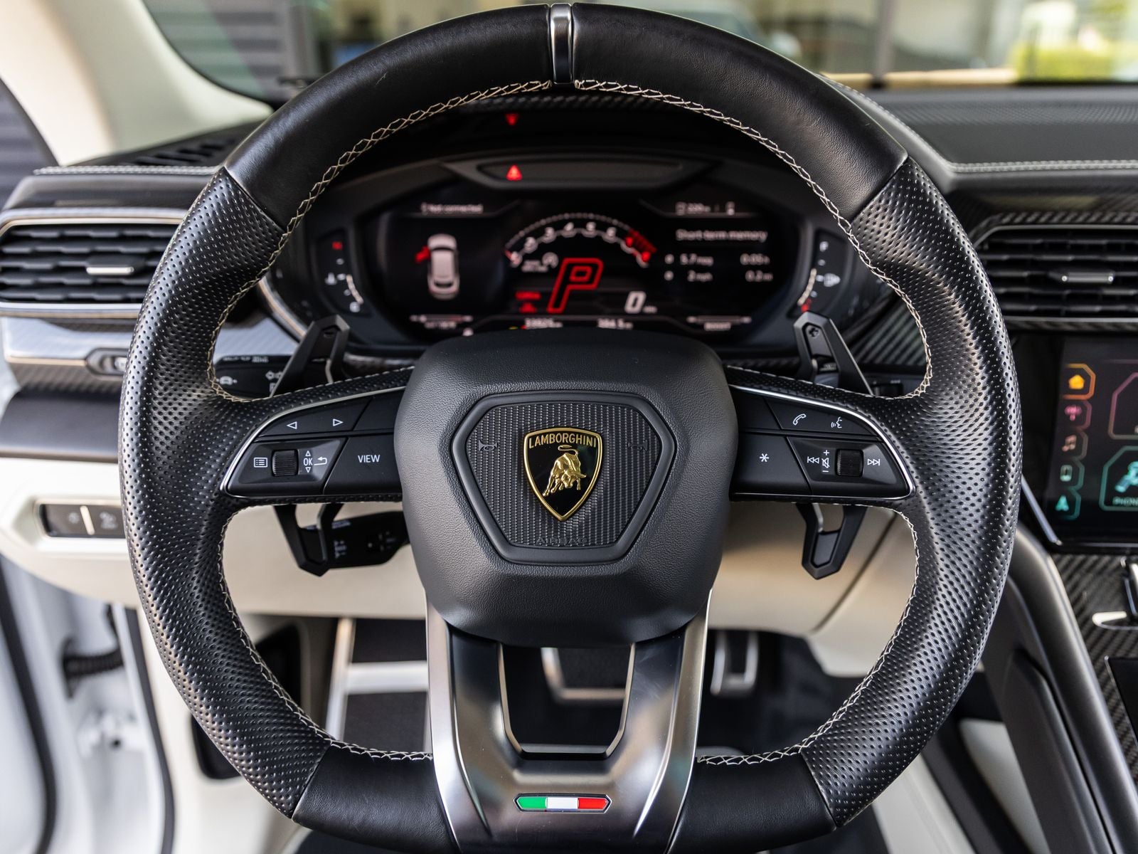 2022 Lamborghini Urus Base
