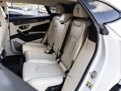 2022 Lamborghini Urus Base