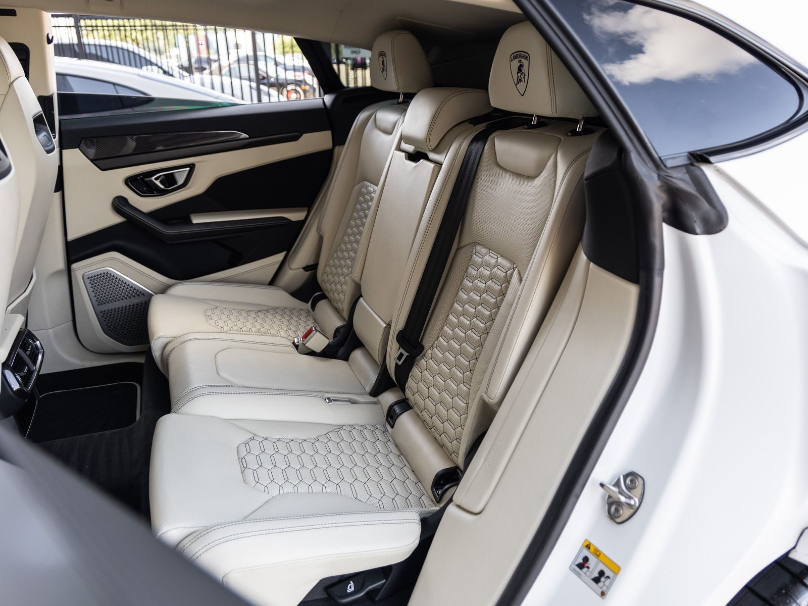 2022 Lamborghini Urus Base