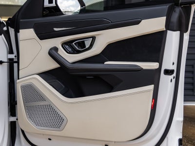 2022 Lamborghini Urus Base