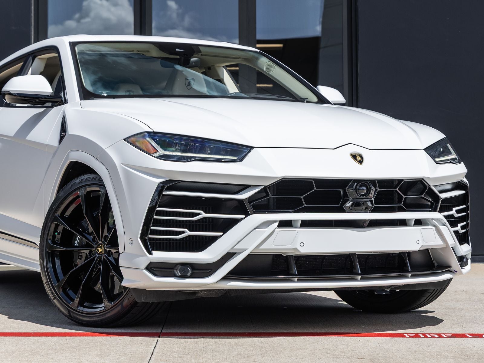 2022 Lamborghini Urus Base