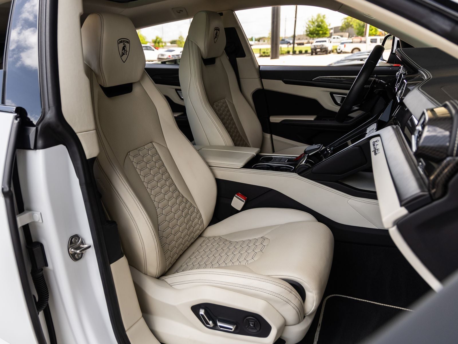 2022 Lamborghini Urus Base