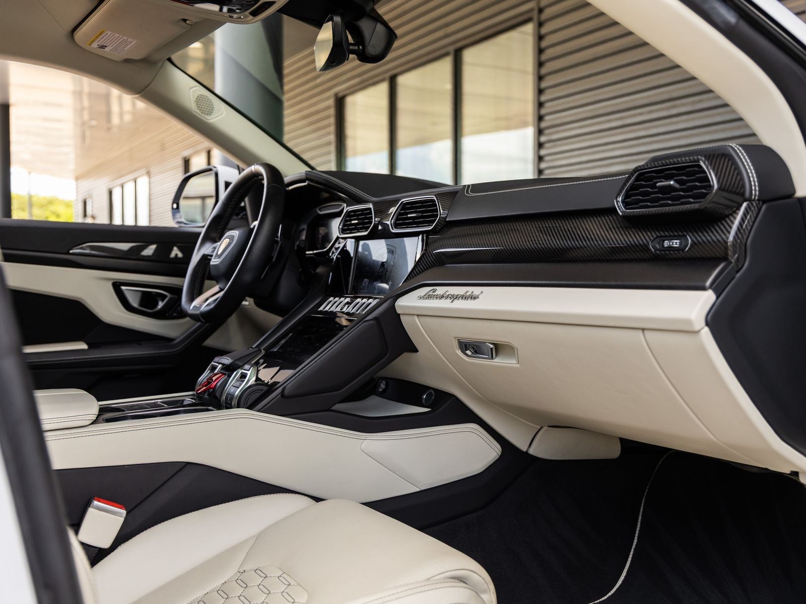 2022 Lamborghini Urus Base